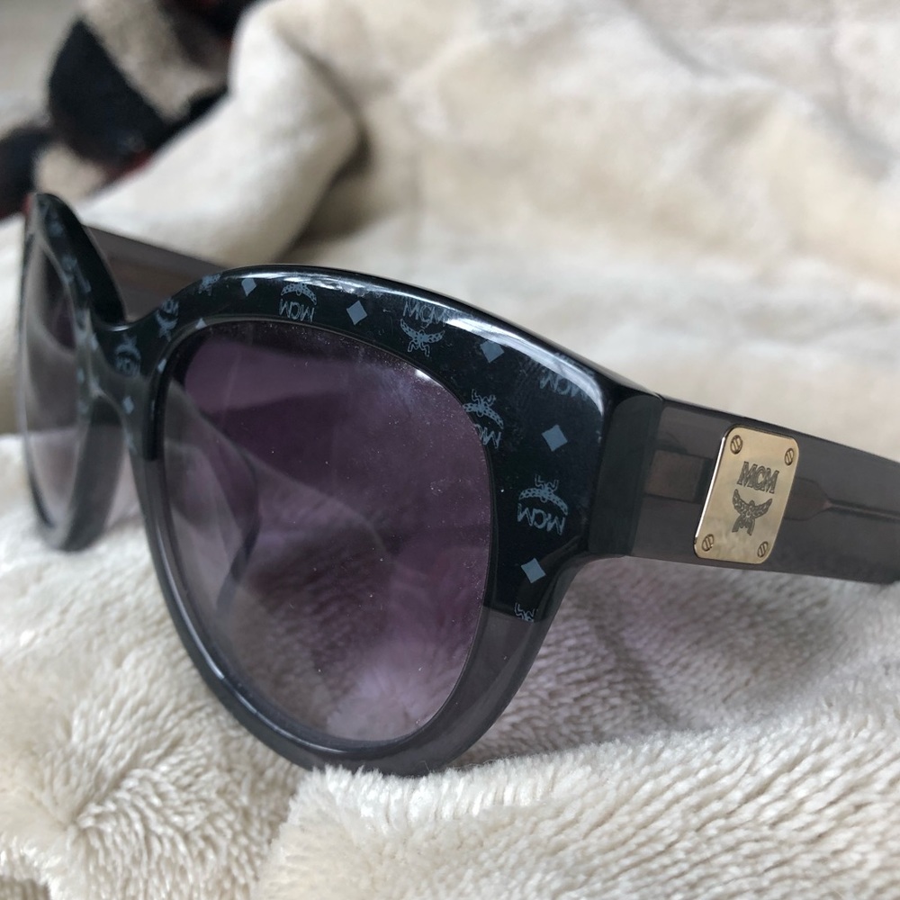 MCM Petite Fit Sunglasses - Charcoal Ombré